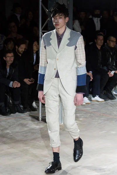 Look 11